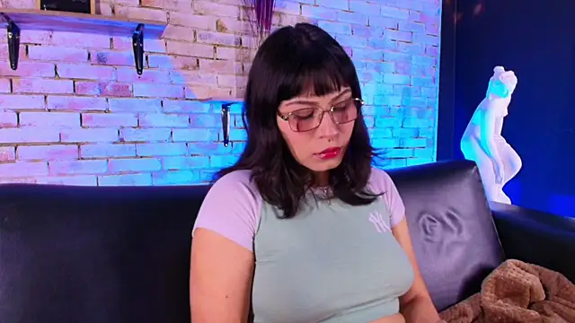 Snapshot of kitty_malach chatting on April 11, 2026, 4:06 am kitty malach online show from April 11, 2026, 4:06 am