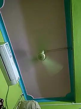 Hotcupale345 online show from April 1, 2026, 5:21 pm