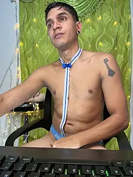 Angel latinboy online show from February 24, 2026, 4:16 pm