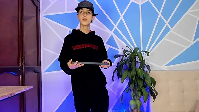 ArthurCox online show from September 29, 2025, 5:29 pm