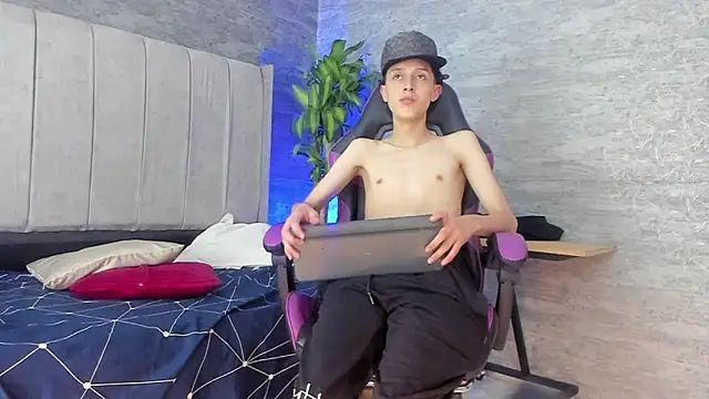 ArthurCox online show from October 19, 2025, 5:24 pm