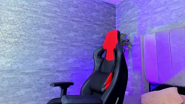 ArthurCox online show from January 8, 2026, 7:38 pm