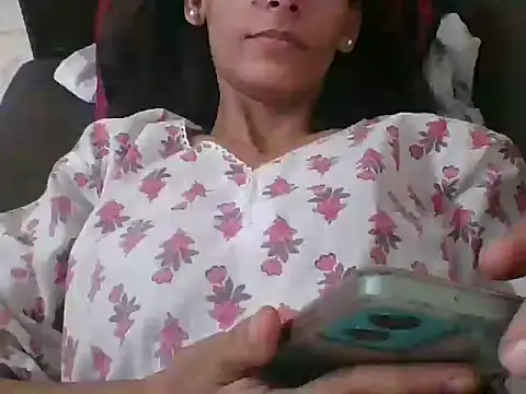 Snapshot of Your-muskan chatting on September 29, 2025, 4:50 am Your-muskan online show from September 29, 2025, 4:50 am