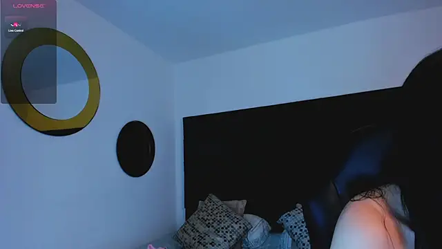 SaraWagner  online show from October 12, 2025, 1:37 am