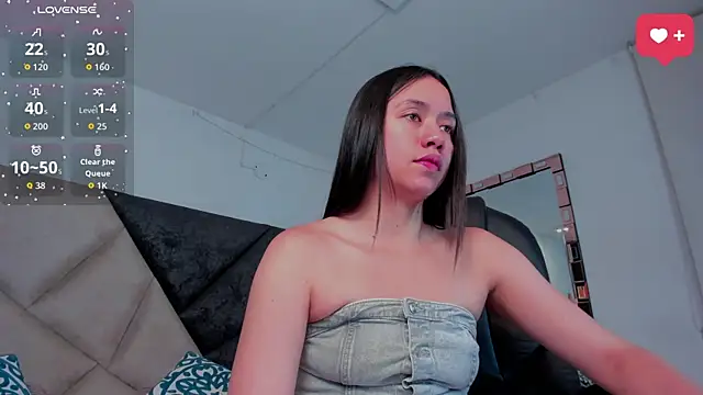 SaraWagner  online show from April 27, 2026, 11:58 pm