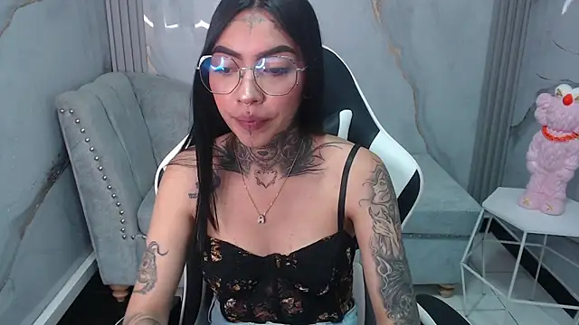 Ashley Blum v online show from September 18, 2025, 7:38 pm