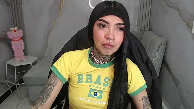 Ashley Blum v online show from December 15, 2025, 8:24 pm