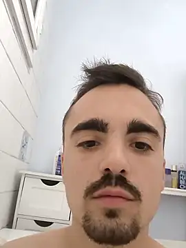 MilotheSwitch online show from October 2, 2025, 7:21 pm