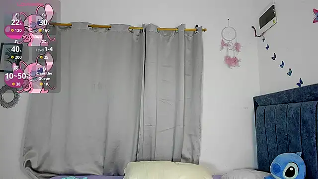 Snapshot of emmie_bunny chatting on October 16, 2025, 11:06 pm emmie bunny online show from October 16, 2025, 11:06 pm