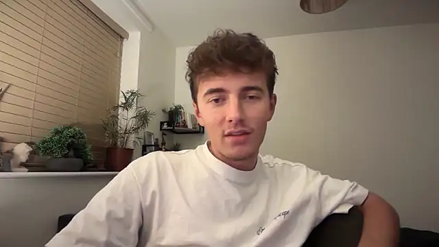 luciancrowe online show from February 5, 2026, 1:43 am