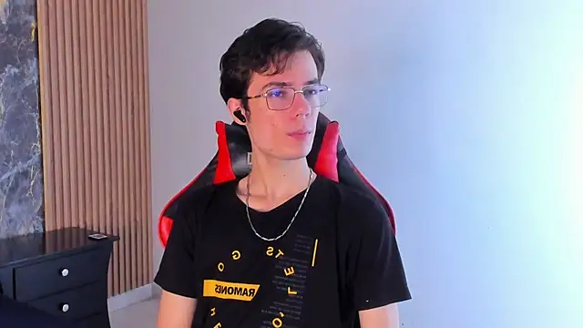 VIKTORNOIR online show from September 25, 2025, 12:20 pm