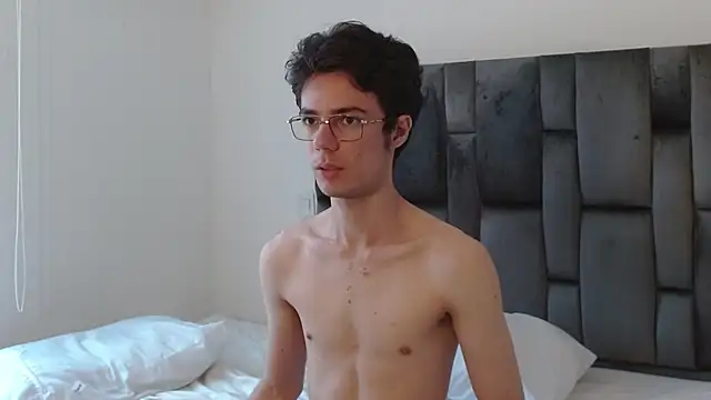 VIKTORNOIR online show from October 1, 2025, 12:33 pm