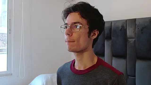 VIKTORNOIR online show from October 4, 2025, 12:25 pm