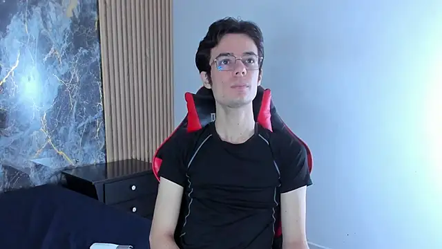 VIKTORNOIR online show from October 6, 2025, 1:08 pm