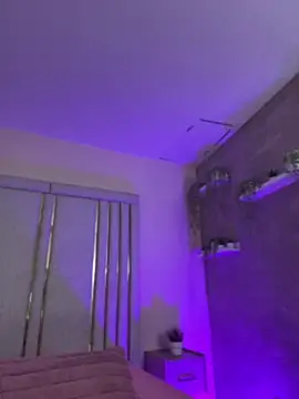 Keirahartz online show from June 16, 2026, 12:41 pm