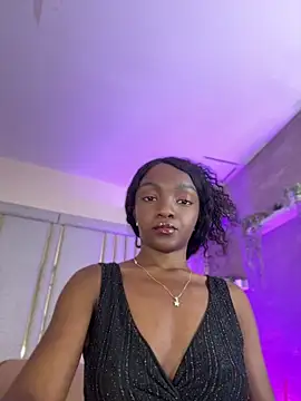 Snapshot of Keirahartz chatting on August 3, 2026, 12:10 pm Keirahartz online show from August 3, 2026, 12:10 pm
