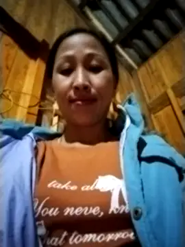 cute love00 online show from November 4, 2025, 1:05 am