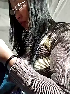 cute love00 online show from November 29, 2025, 8:06 am