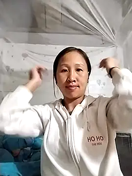 cute love00 online show from January 31, 2026, 9:24 pm