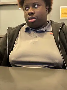 Snapshot of Breezylws chatting on September 28, 2025, 6:52 am Breezylws online show from September 28, 2025, 6:52 am