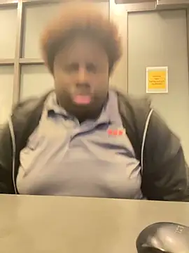 Snapshot of Breezylws chatting on September 30, 2025, 5:56 am Breezylws online show from September 30, 2025, 5:56 am