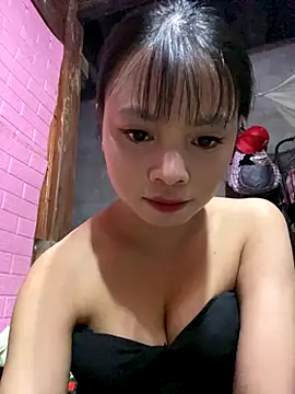 LunaBerry18 online show from September 17, 2025, 11:56 am