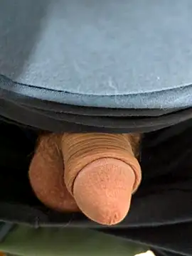 Sweethoneygun online show from September 24, 2025, 3:26 pm