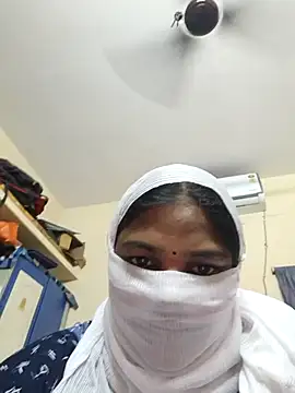 SmileySravani online show from September 12, 2025, 8:36 am