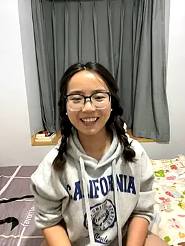 Snapshot of Hdmhdm-0022 chatting on October 6, 2025, 2:58 pm Hdmhdm-0022 online show from October 6, 2025, 2:58 pm