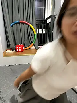 Snapshot of Hdmhdm-0022 chatting on October 9, 2025, 2:37 pm Hdmhdm-0022 online show from October 9, 2025, 2:37 pm