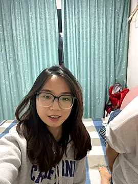 Snapshot of Hdmhdm-0022 chatting on October 11, 2025, 3:10 pm Hdmhdm-0022 online show from October 11, 2025, 3:10 pm