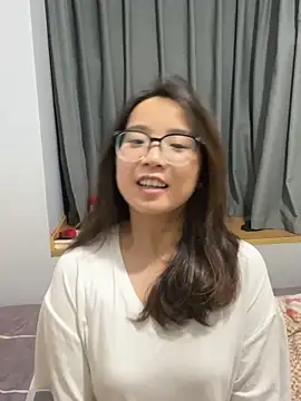 Snapshot of Hdmhdm-0022 chatting on October 15, 2025, 3:34 pm Hdmhdm-0022 online show from October 15, 2025, 3:34 pm