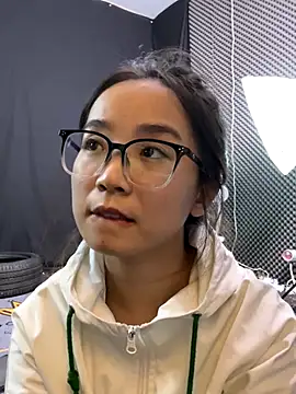 Snapshot of Hdmhdm-0022 chatting on October 21, 2025, 1:01 pm Hdmhdm-0022 online show from October 21, 2025, 1:01 pm