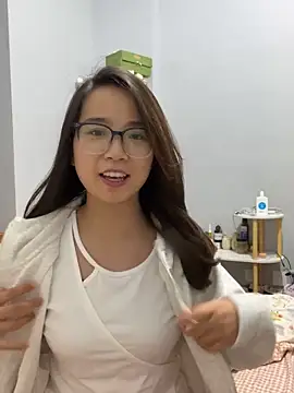 Snapshot of Hdmhdm-0022 chatting on October 29, 2025, 2:19 pm Hdmhdm-0022 online show from October 29, 2025, 2:19 pm