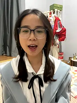 Snapshot of Hdmhdm-0022 chatting on October 30, 2025, 2:40 pm Hdmhdm-0022 online show from October 30, 2025, 2:40 pm