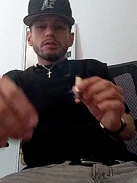 Snapshot of Andrez5041 chatting on September 29, 2025, 6:40 am Andrez5041 online show from September 29, 2025, 6:40 am