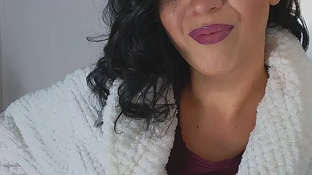 Snapshot of AlyaRei chatting on October 3, 2025, 6:49 pm AlyaRei online show from October 3, 2025, 6:49 pm