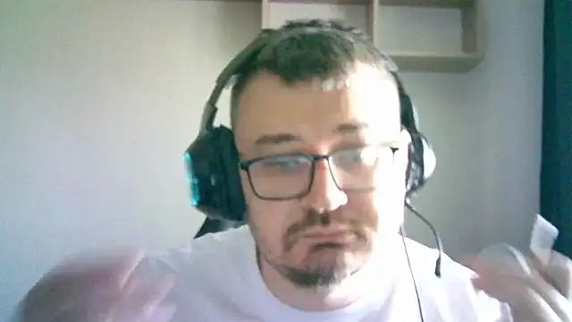 Snapshot of SirAbuser chatting on September 9, 2025, 7:41 am SirAbuser online show from September 9, 2025, 7:41 am