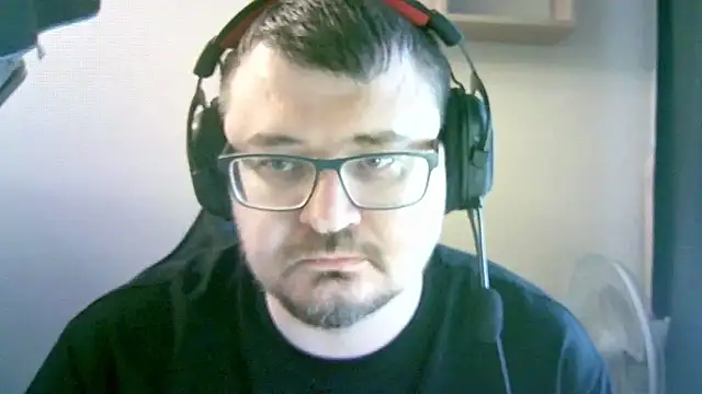 Snapshot of SirAbuser chatting on September 22, 2025, 8:16 am SirAbuser online show from September 22, 2025, 8:16 am