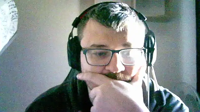 Snapshot of SirAbuser chatting on September 29, 2025, 5:23 am SirAbuser online show from September 29, 2025, 5:23 am