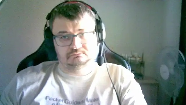 Snapshot of SirAbuser chatting on October 17, 2025, 7:00 am SirAbuser online show from October 17, 2025, 7:00 am