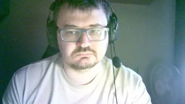 Snapshot of SirAbuser chatting on October 24, 2025, 6:32 am SirAbuser online show from October 24, 2025, 6:32 am