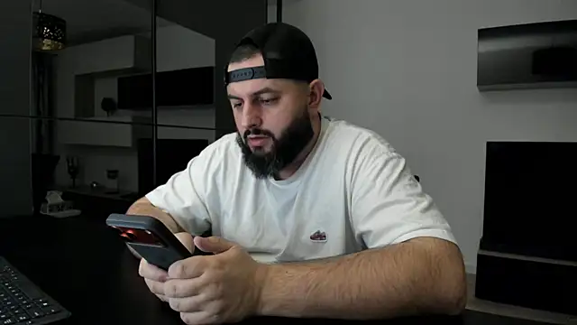 Snapshot of DravenPeak chatting on February 19, 2026, 8:49 pm DravenPeak online show from February 19, 2026, 8:49 pm