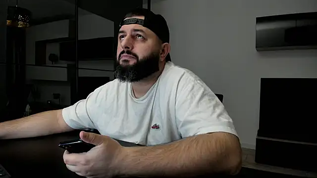 Snapshot of DravenPeak chatting on February 24, 2026, 8:07 pm DravenPeak online show from February 24, 2026, 8:07 pm