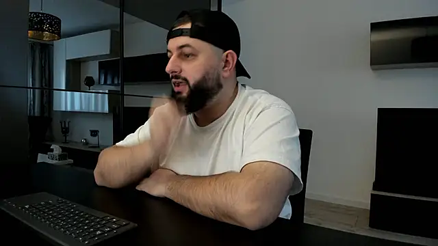 Snapshot of DravenPeak chatting on March 5, 2026, 2:35 pm DravenPeak online show from March 5, 2026, 2:35 pm