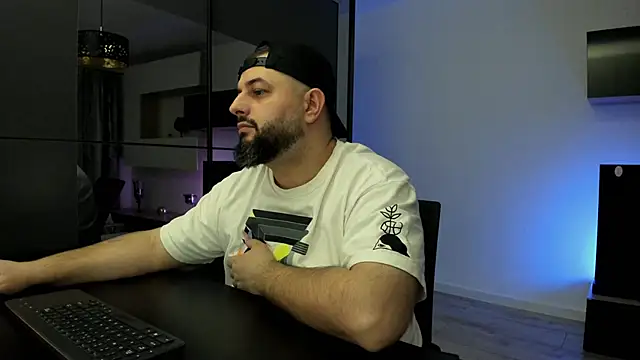 Snapshot of DravenPeak chatting on March 22, 2026, 6:22 pm DravenPeak online show from March 22, 2026, 6:22 pm