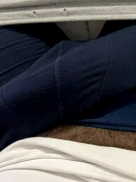 Snapshot of Kuaker077 chatting on October 5, 2025, 8:51 pm Kuaker077 online show from October 5, 2025, 8:51 pm