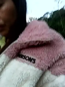 Snapshot of vivi_cute chatting on September 22, 2025, 11:01 am vivi cute online show from September 22, 2025, 11:01 am