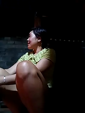 Snapshot of vivi_cute chatting on October 8, 2025, 1:25 am vivi cute online show from October 8, 2025, 1:25 am