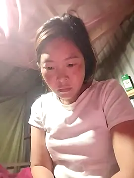 Snapshot of vivi_cute chatting on October 13, 2025, 9:04 pm vivi cute online show from October 13, 2025, 9:04 pm